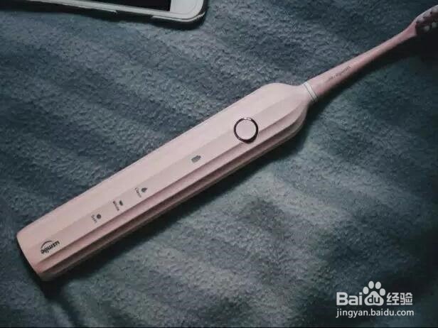 使用电动牙刷时需要注意些什么？