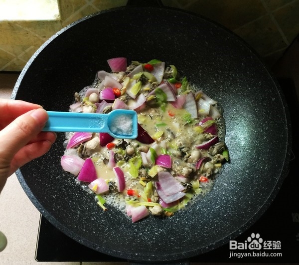 如何制作美味健康的洋葱生蚝