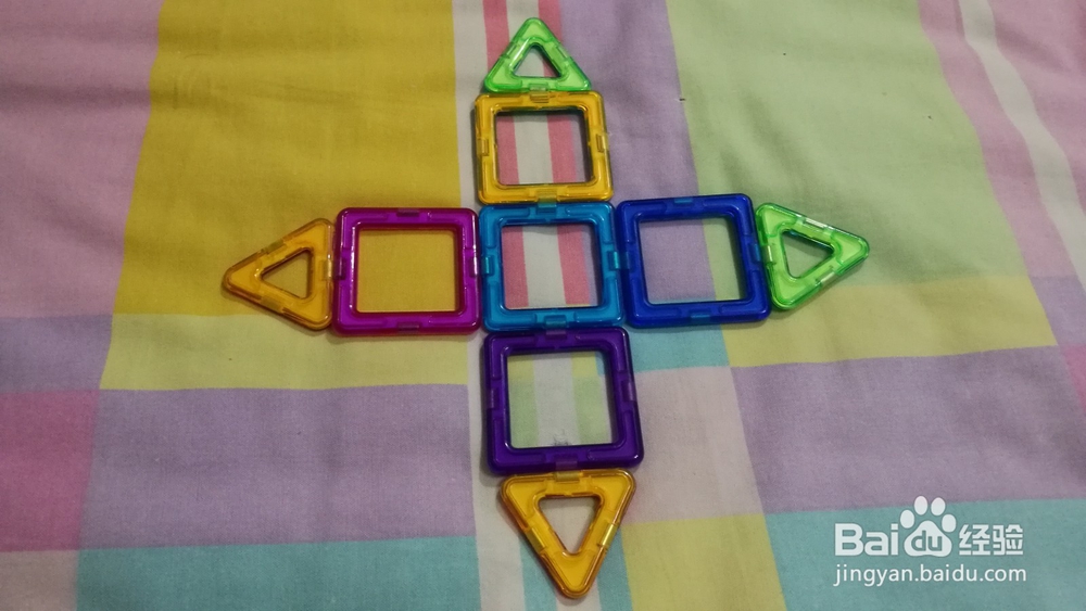 磁力片基础造型-简单小房子的拼建过程