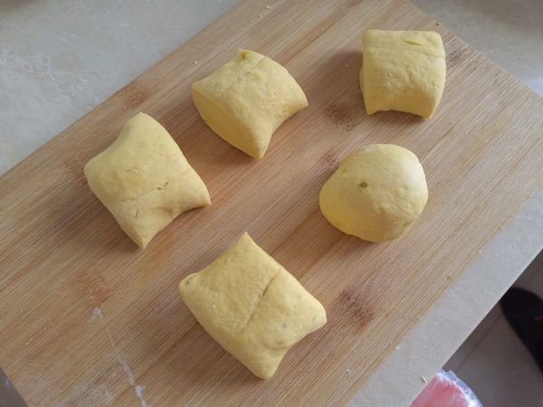 南瓜奶香小馒头