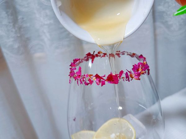 秋季落日红石榴气泡水