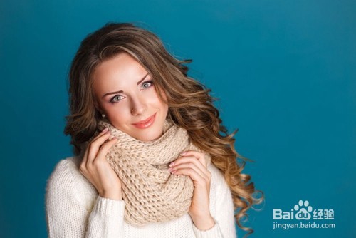 低领毛衣怎么搭配