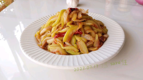 葱椒肉炒脆瓜条