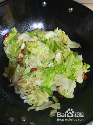 酸辣手撕包心菜简介