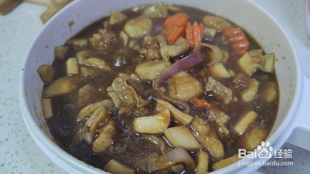 牛腩烧芋头杏鲍菇