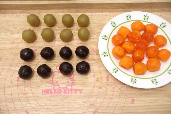 莲蓉咸蛋黄月饼