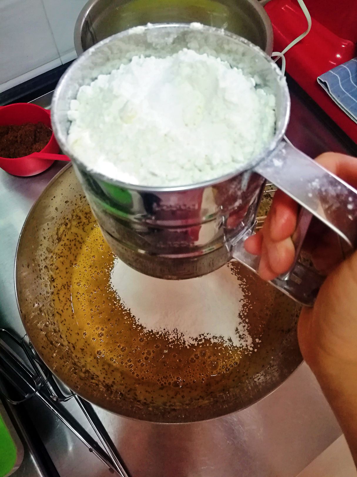 让我们一起学习核桃蔓越莓红枣糕（分蛋法）的做法吧