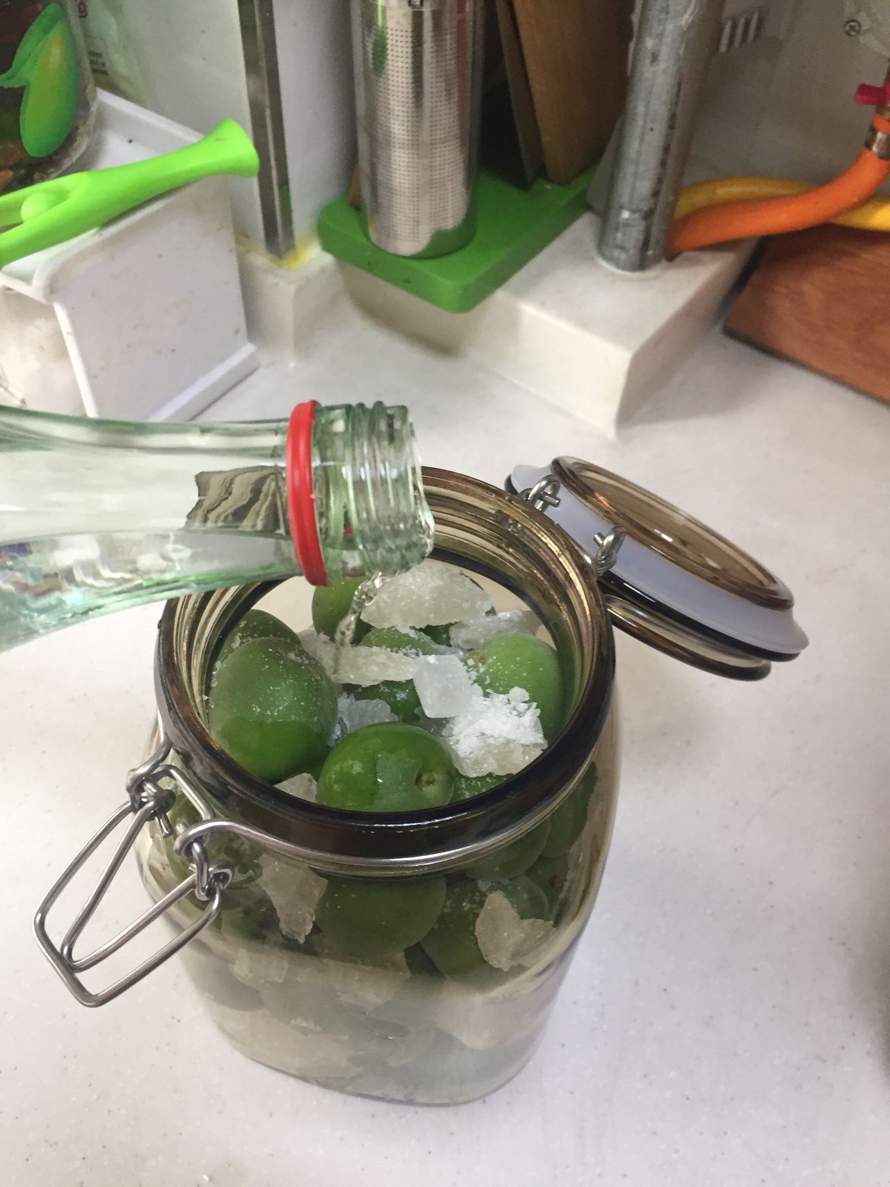 教你做梅子酒，喜欢喝的赶紧学起来