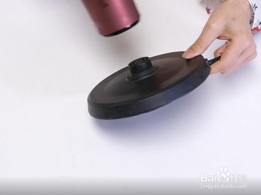 电热水壶灯不亮也不烧水怎么解决