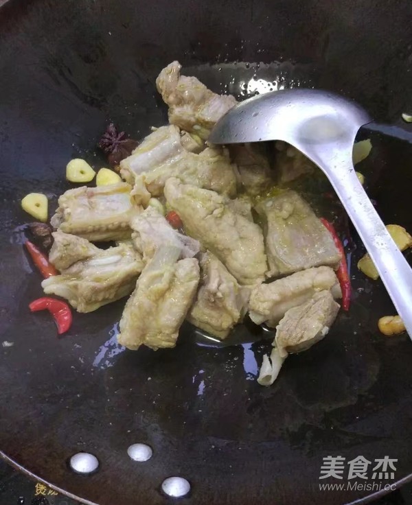 排骨烧土豆的做法