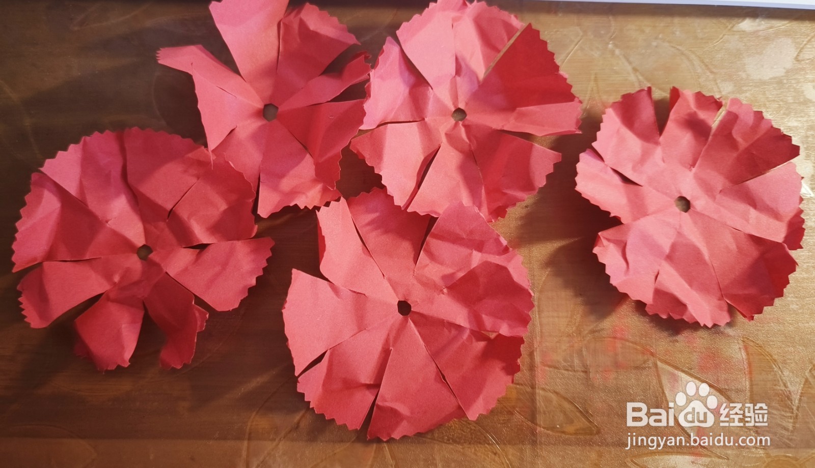 母亲节到了,我教大家用纸做一朵康乃馨