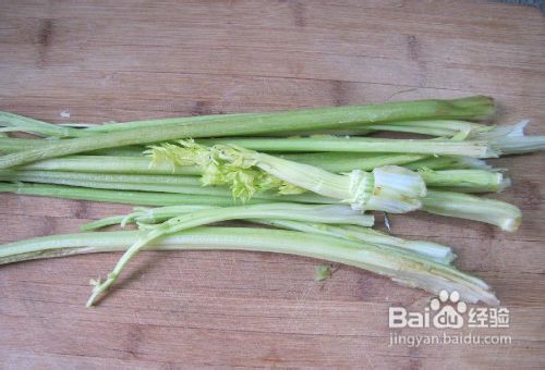 芹菜炒鸡蛋怎么做