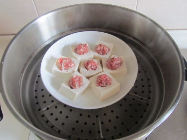 咸蛋黄豆腐酿丸子