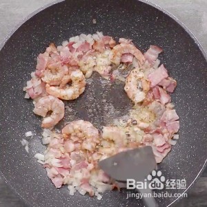 鲜虾培根焗饭