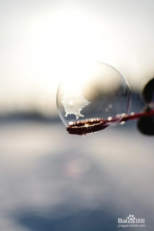 冬天窗户上的冰花是怎样形成的