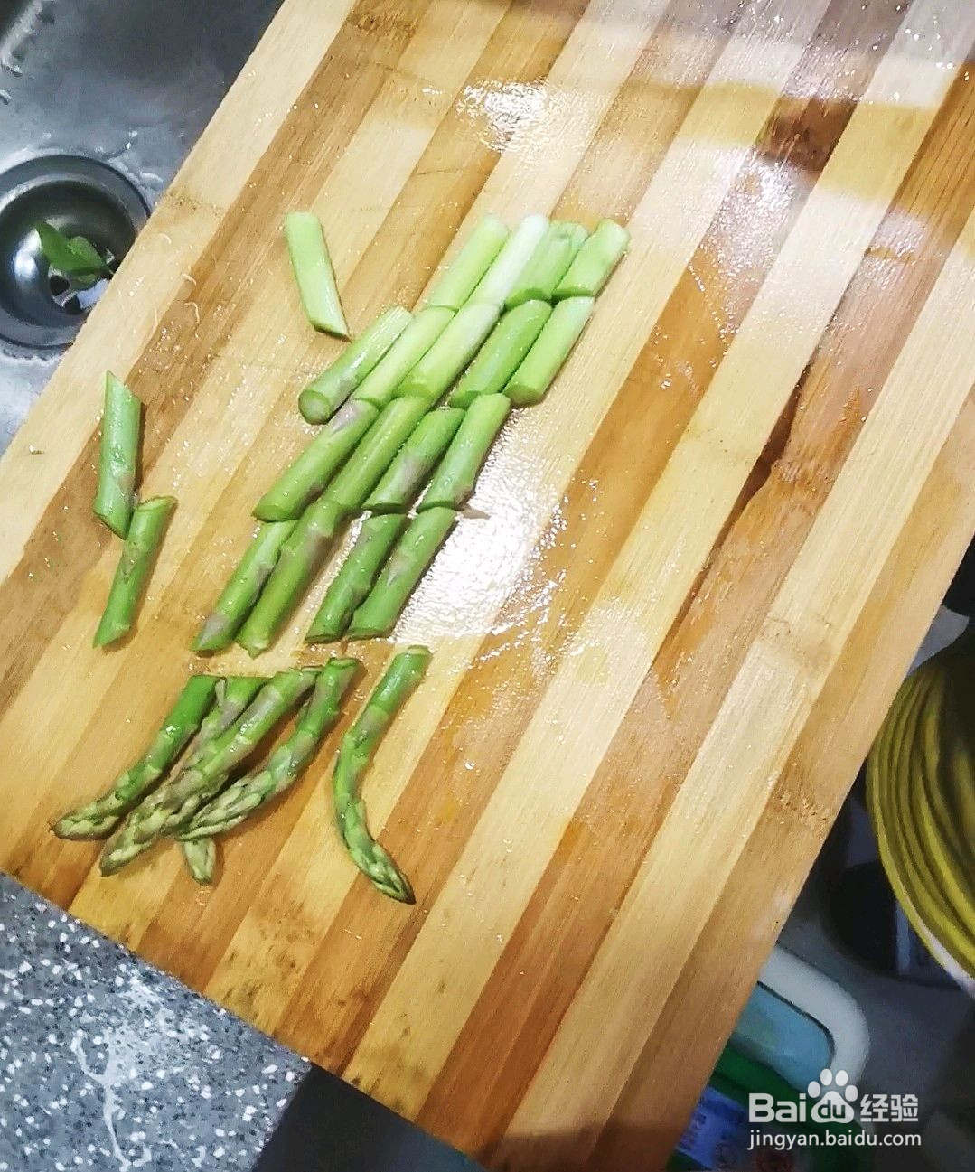 芦笋炒虾仁的做法