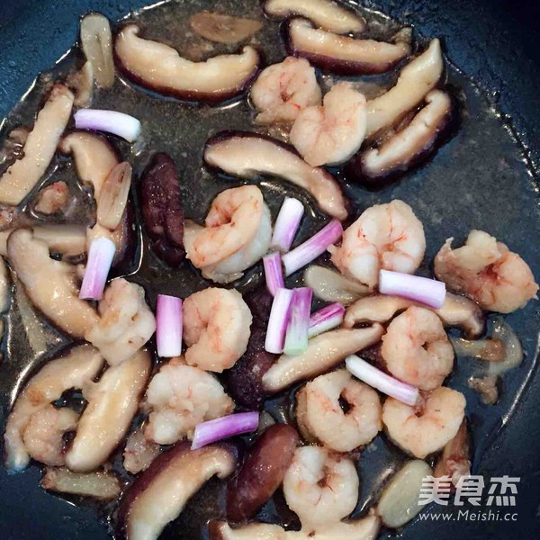 香菇虾仁醮汁上海青