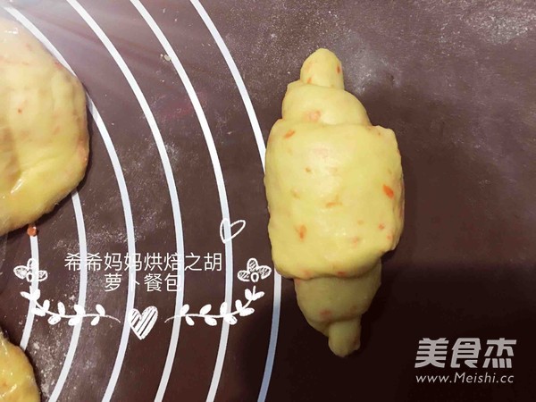 胡萝卜餐包的做法