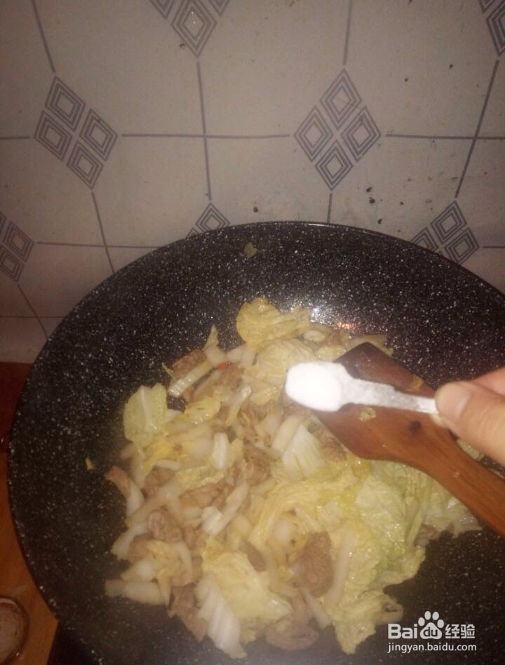 白菜炒牛肉的简单做法