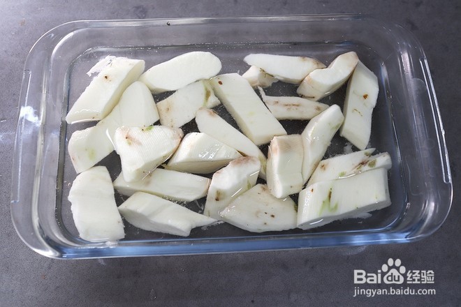 制作美味的鲅鱼干炖山药