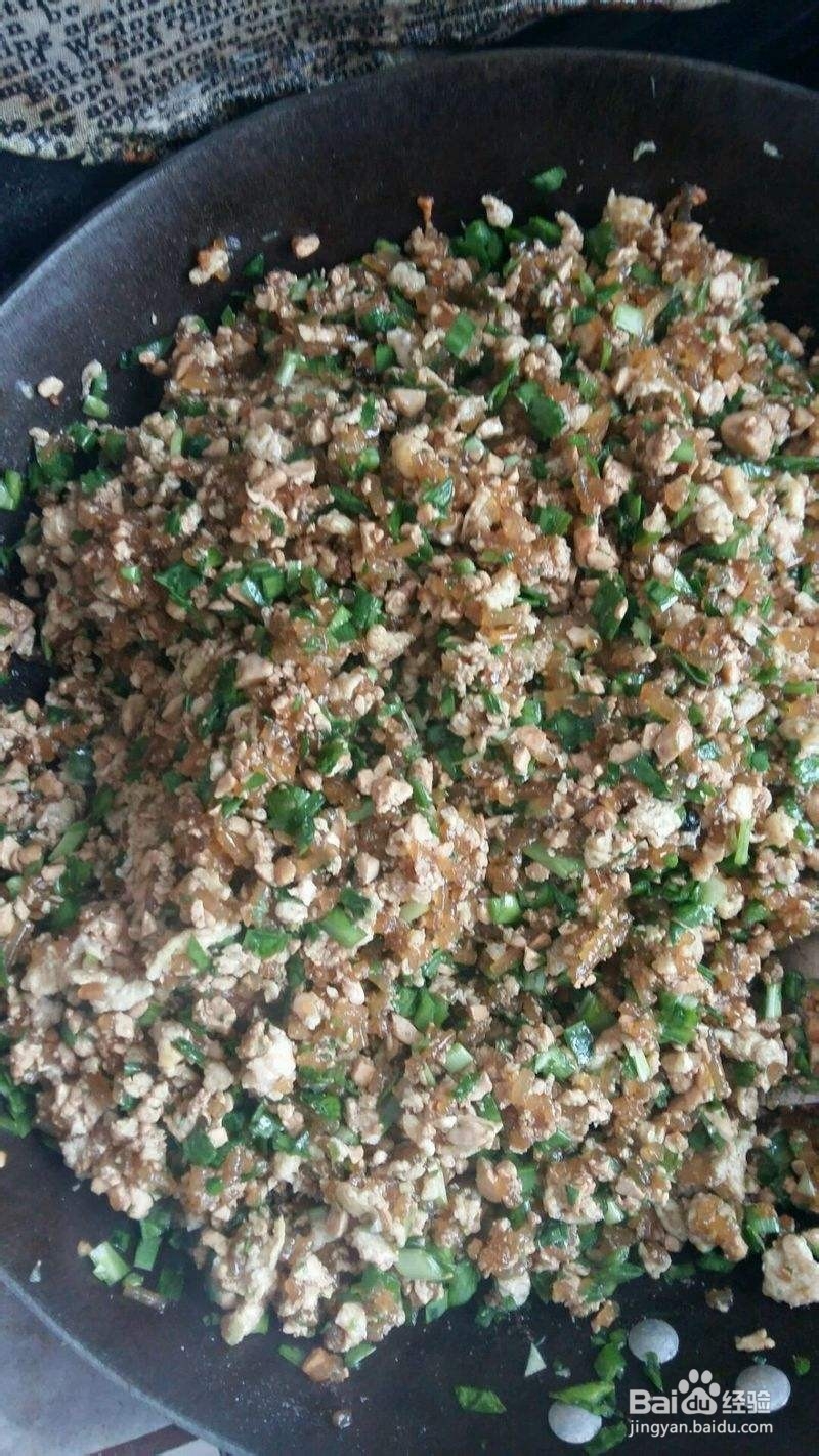 如何烹饪美味的鲜肉包？