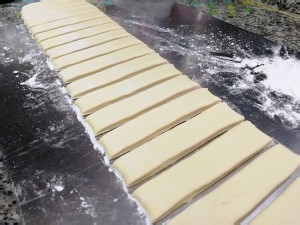 家庭版香酥油条的做法