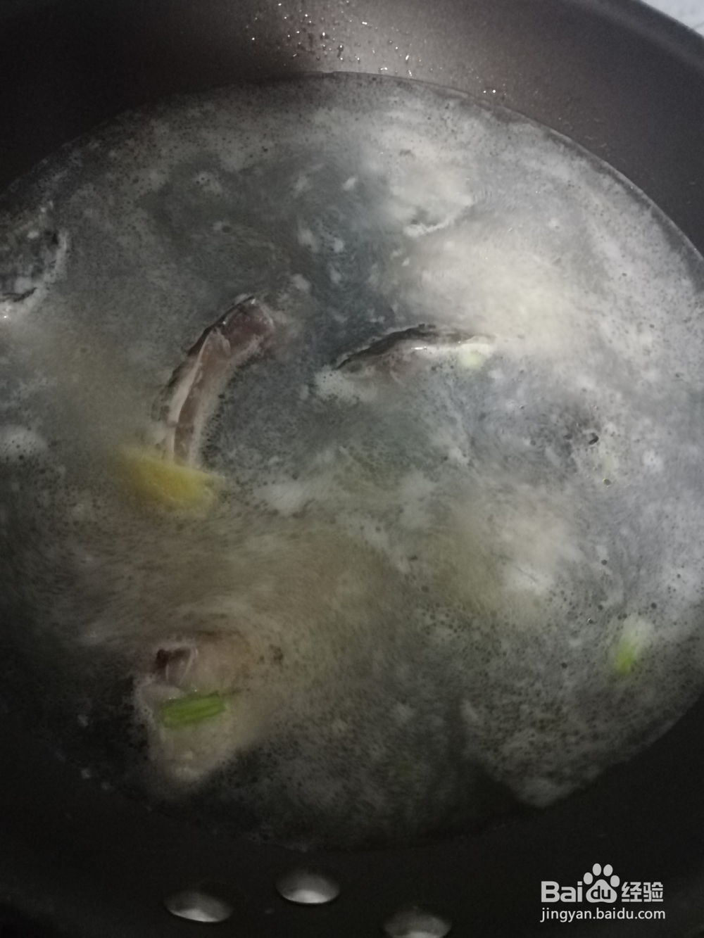 鲫鱼怎么熬成雪白浓汤