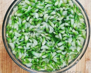 好吃的五彩槐花