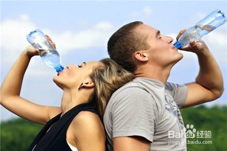 选择爬山旅游的话,应该准备啥?