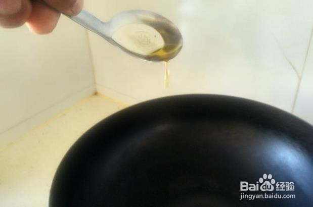 如何用少量的油煎鸡蛋