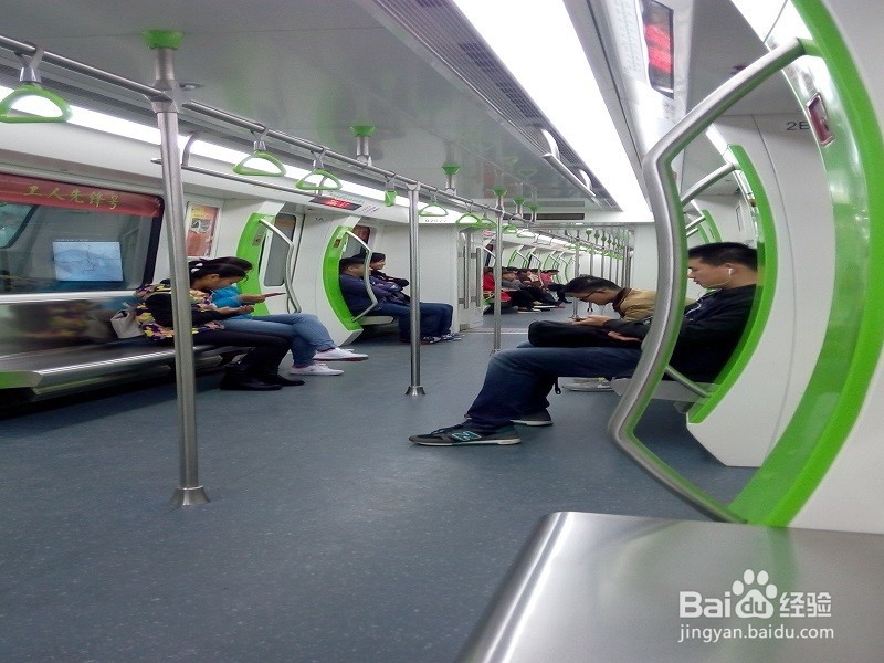 如何安全乘坐地铁