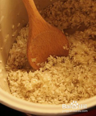 如何做出完美的意大利烩饭：带照片的教程