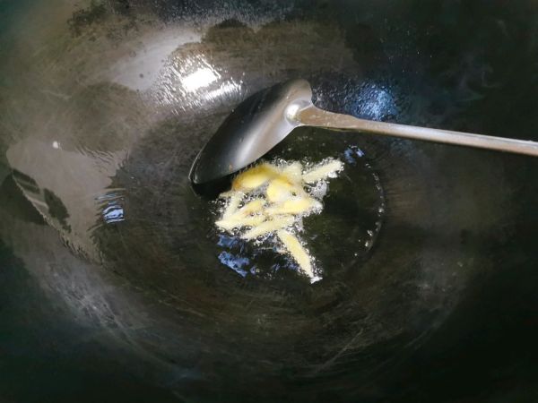 土鸡盖浇意大利面