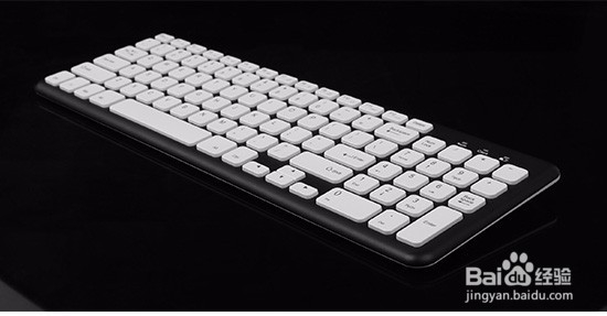 蓝牙键盘上面的灰尘和污迹怎么清理?