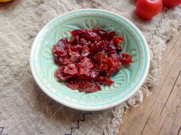 蔓越莓雪梨桃胶雪燕羹