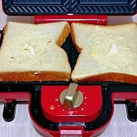 奶酪火腿鸡蛋三明治的做法