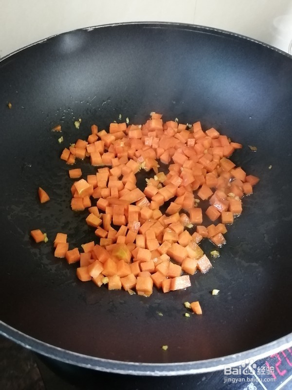 超级好吃的牛肉丸炒饭怎么做？