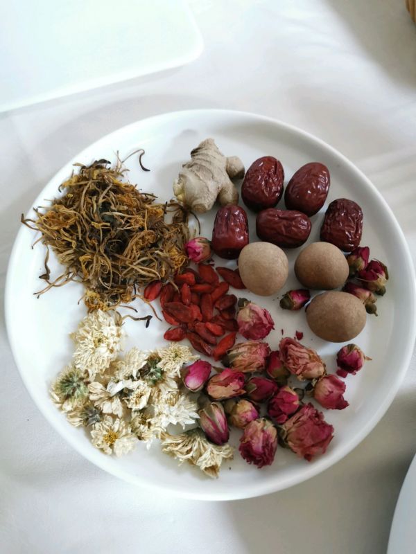 养颜红枣玫瑰菊花枸杞茶