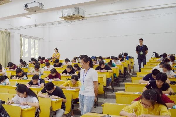 学教师资格证综合素质作文怎么写