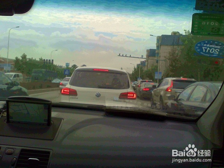 道路车辆多时候驾驶员怎样安全行驶