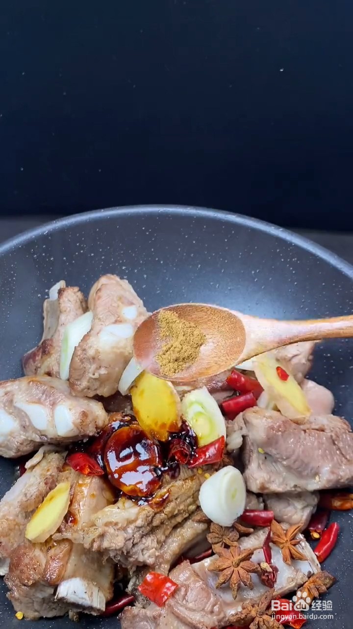 如何自制美味好吃的炖排骨