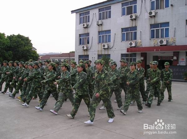 大学军训应该做些什么