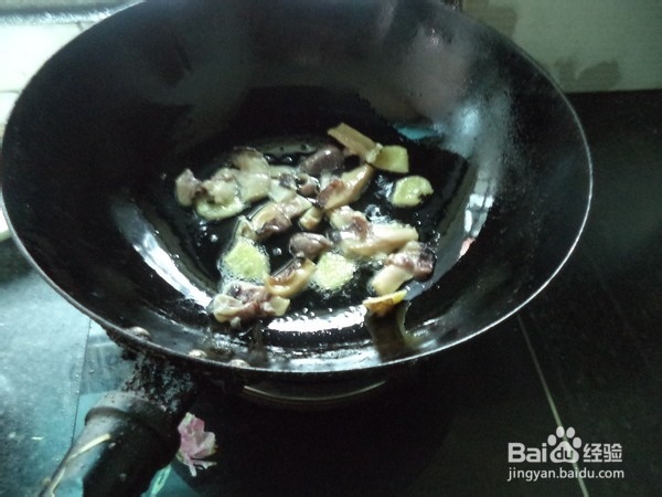 如何制作墨鱼蒸土鸡