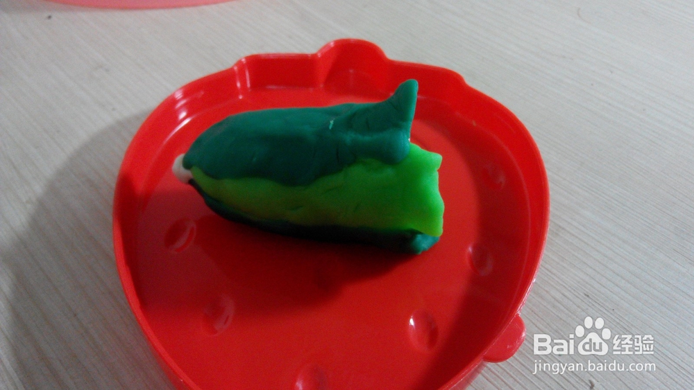 如何用彩泥制作大白菜