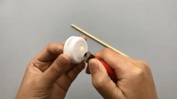 如何分装食用油,快速倒油