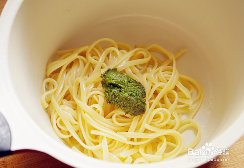 鲜虾罗勒意面的做法