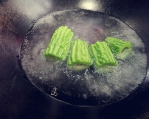 紫薯苦瓜制作过程