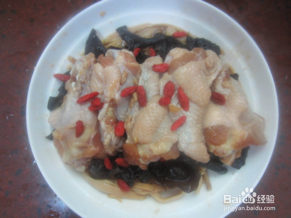 金针菜云耳蒸鸡翅根