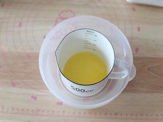 草莓冰奶酪戚风蛋糕怎么做
