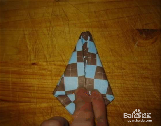 如何制作一朵纸玫瑰花?